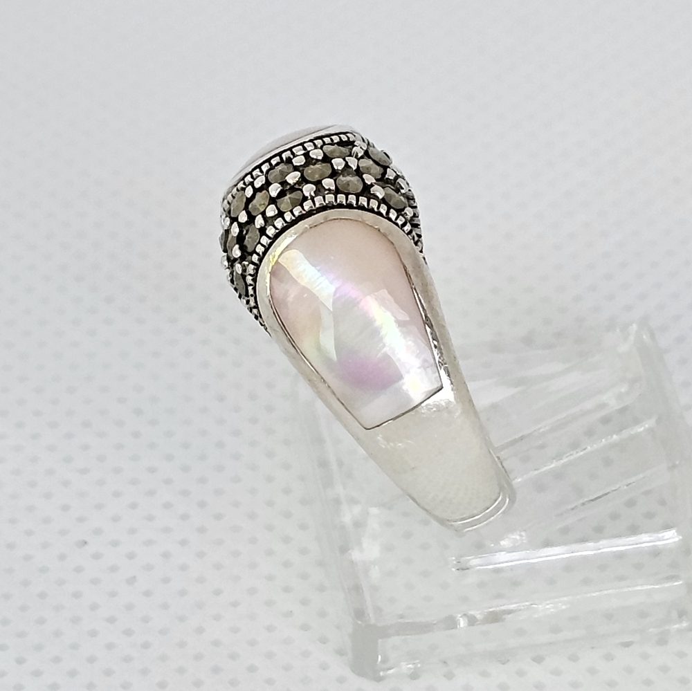 Genuine Mother of Pearl & Marcasite Ring Size 8! - Picture 3 of 7